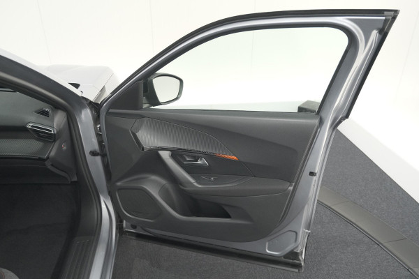 Peugeot 2008 PureTech 100 Active Pack | Allseason Banden | Parkeersensoren | Navigatie | Apple Carplay