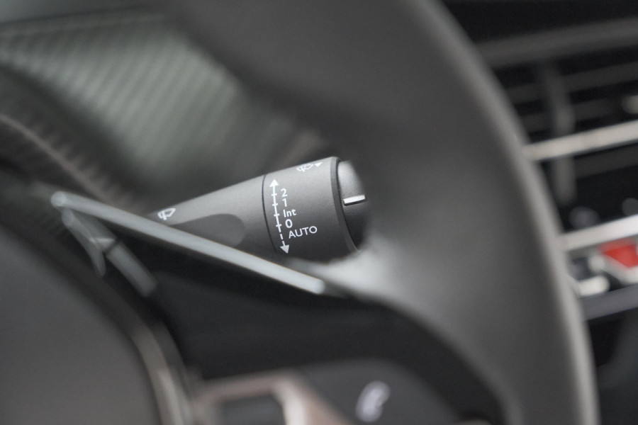 Peugeot 208 PureTech 100 Allure | Apple Carplay | Parkeersensoren | Climate Control