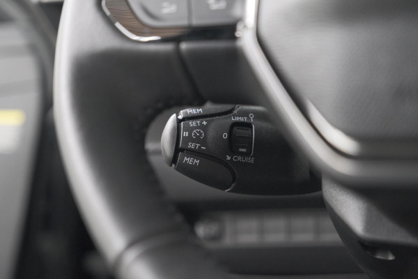 Peugeot 208 PureTech 100 Allure | Apple Carplay | Parkeersensoren | Climate Control