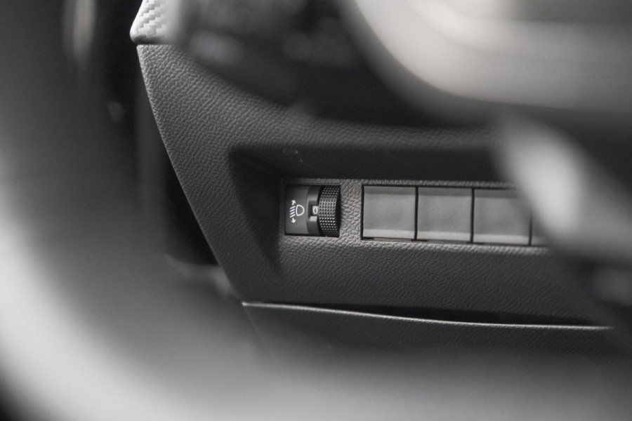 Peugeot 208 PureTech 100 Allure | Apple Carplay | Parkeersensoren | Climate Control