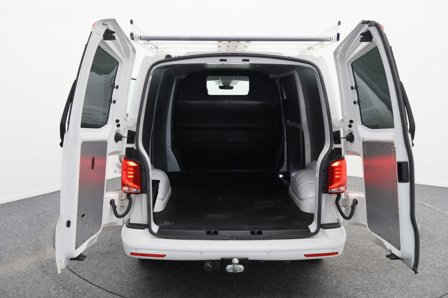 Volkswagen Transporter 2.0 TDI DSG L1H1 Leer, Airco, Apple Carplay, Camera, Cruise, Imperiaal, PDC, Trekhaak, 16''