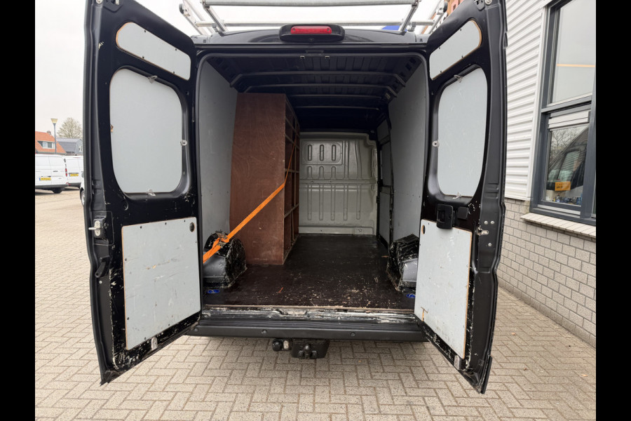 Peugeot Boxer 335 2.2 BlueHDi 165pk L3H2 Premium / vaste prijs rijklaar € 15.950 ex btw / lease vanaf € 269 / bpm vrij / euro 6 / airco / cruise / trekhaak / camera / imperial