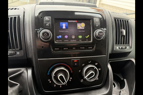 Peugeot Boxer 335 2.2 BlueHDi 165pk L3H2 Premium / vaste prijs rijklaar € 15.950 ex btw / lease vanaf € 269 / bpm vrij / euro 6 / airco / cruise / trekhaak / camera / imperial