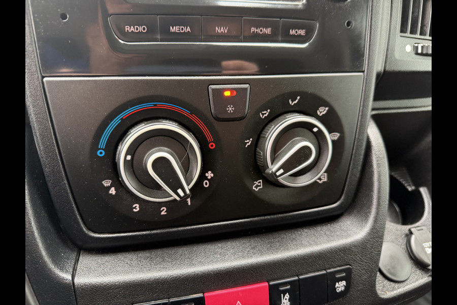 Peugeot Boxer 335 2.2 BlueHDi 165pk L3H2 Premium / vaste prijs rijklaar € 15.950 ex btw / lease vanaf € 269 / bpm vrij / euro 6 / airco / cruise / trekhaak / camera / imperial