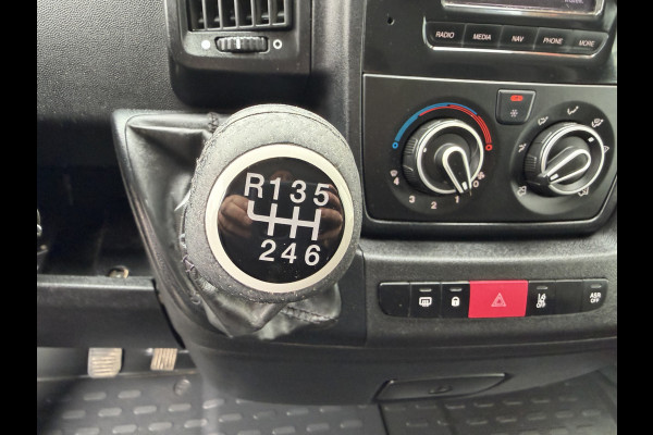 Peugeot Boxer 335 2.2 BlueHDi 165pk L3H2 Premium / vaste prijs rijklaar € 15.950 ex btw / lease vanaf € 269 / bpm vrij / euro 6 / airco / cruise / trekhaak / camera / imperial