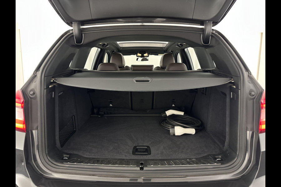 BMW iX3 High Executive 80 kWh [ 3-Fase-11kW ] {SOH-99%} (INCL-BTW) Aut. *HEATPUMP | PANO | LEATHER | HARMAN/KARDON | FULL-LED | BLINDSPOT | MEMORY-PACK | DIGI-COCKPIT | HEATED-SPORTSEATS | KEYLESS | TOPVIEW | DAB+ | NAVI-FULLMAP | HEAD-UP | ...
