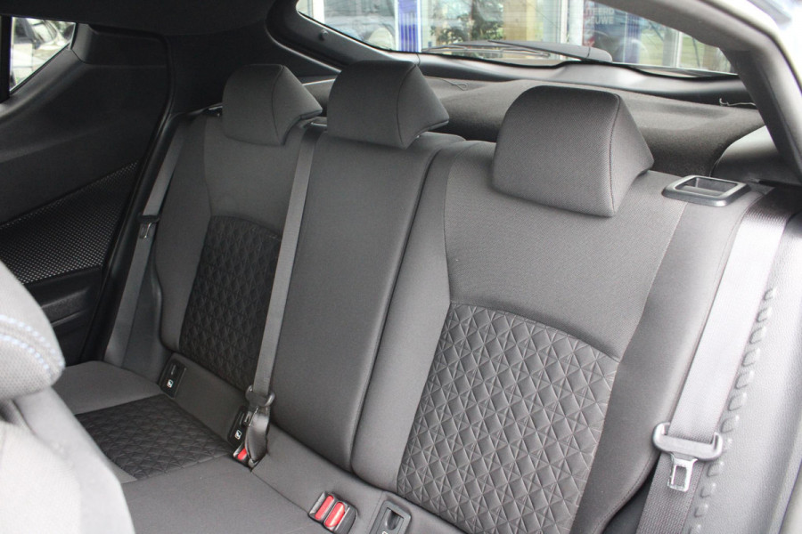 Toyota C-HR 2.0 Hybrid Style | JBL Audio | BLIS | Stoelverarming | Camera | Navigatie | Cruise Control |