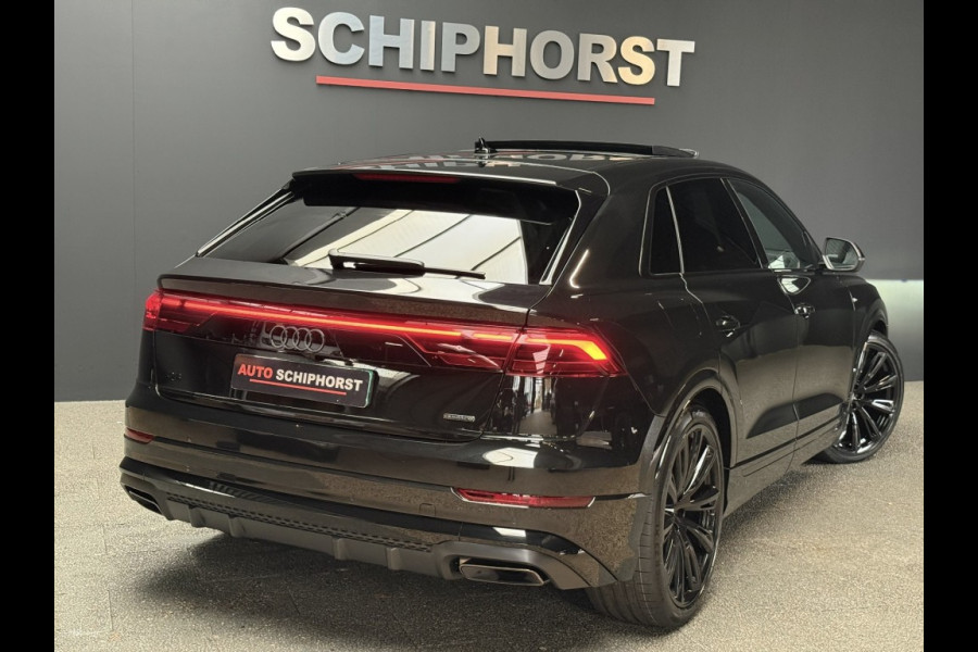 Audi Q8 Q8 55 Tfsi S-LINE Competiton 23 inch soft close RS zetels head-up trekhaak