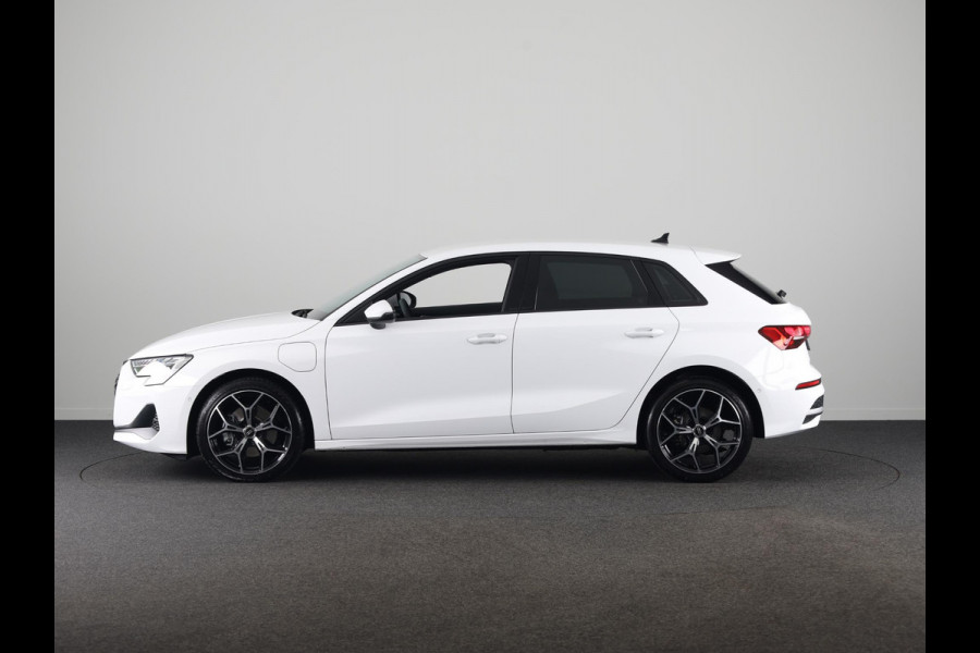 Audi A3 Sportback 40 TFSI e Pro Line 204pk | 18 inch Lichtmetalen velgen | Led koplampen | Sportstoelen | Verlengde garantie