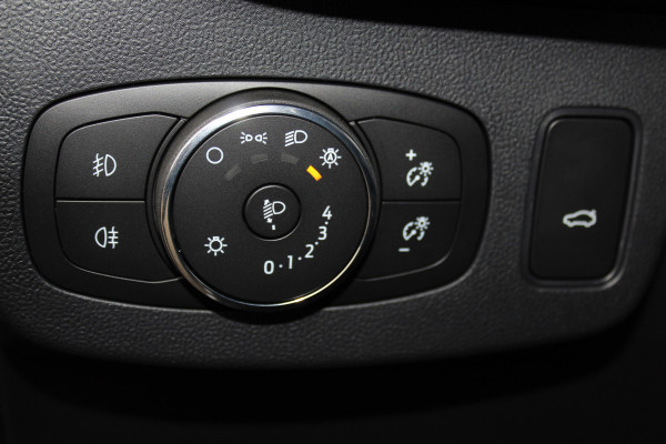 Ford Puma 1.0-125pk EcoBoost Mild-Hybrid Titanium. Fabrieksgarantie t/m 21-05-2027 ! Slechts 14.800km ! Volautm. airco, pdc achter, all season banden, stoel-, stuur- en voorraamverw., navigatie, telefoonvoorb., elektr. achterklep, cruise cntrl, keyless entry&go etc.