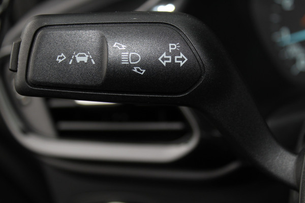 Ford Puma 1.0-125pk EcoBoost Mild-Hybrid Titanium. Fabrieksgarantie t/m 21-05-2027 ! Slechts 14.800km ! Volautm. airco, pdc achter, all season banden, stoel-, stuur- en voorraamverw., navigatie, telefoonvoorb., elektr. achterklep, cruise cntrl, keyless entry&go etc.