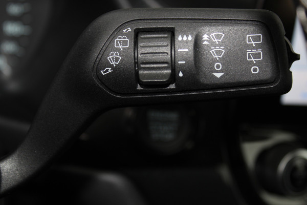 Ford Puma 1.0-125pk EcoBoost Mild-Hybrid Titanium. Fabrieksgarantie t/m 21-05-2027 ! Slechts 14.800km ! Volautm. airco, pdc achter, all season banden, stoel-, stuur- en voorraamverw., navigatie, telefoonvoorb., elektr. achterklep, cruise cntrl, keyless entry&go etc.