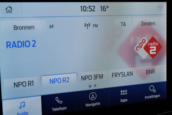 Ford Puma 1.0-125pk EcoBoost Mild-Hybrid Titanium. Fabrieksgarantie t/m 21-05-2027 ! Slechts 14.800km ! Volautm. airco, pdc achter, all season banden, stoel-, stuur- en voorraamverw., navigatie, telefoonvoorb., elektr. achterklep, cruise cntrl, keyless entry&go etc.