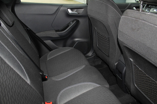 Ford Puma 1.0-125pk EcoBoost Mild-Hybrid Titanium. Fabrieksgarantie t/m 21-05-2027 ! Slechts 14.800km ! Volautm. airco, pdc achter, all season banden, stoel-, stuur- en voorraamverw., navigatie, telefoonvoorb., elektr. achterklep, cruise cntrl, keyless entry&go etc.