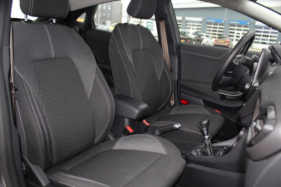 Ford Puma 1.0-125pk EcoBoost Mild-Hybrid Titanium. Fabrieksgarantie t/m 21-05-2027 ! Slechts 14.800km ! Volautm. airco, pdc achter, all season banden, stoel-, stuur- en voorraamverw., navigatie, telefoonvoorb., elektr. achterklep, cruise cntrl, keyless entry&go etc.