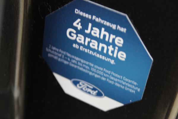 Ford Puma 1.0-125pk EcoBoost Mild-Hybrid Titanium. Fabrieksgarantie t/m 21-05-2027 ! Slechts 14.800km ! Volautm. airco, pdc achter, all season banden, stoel-, stuur- en voorraamverw., navigatie, telefoonvoorb., elektr. achterklep, cruise cntrl, keyless entry&go etc.