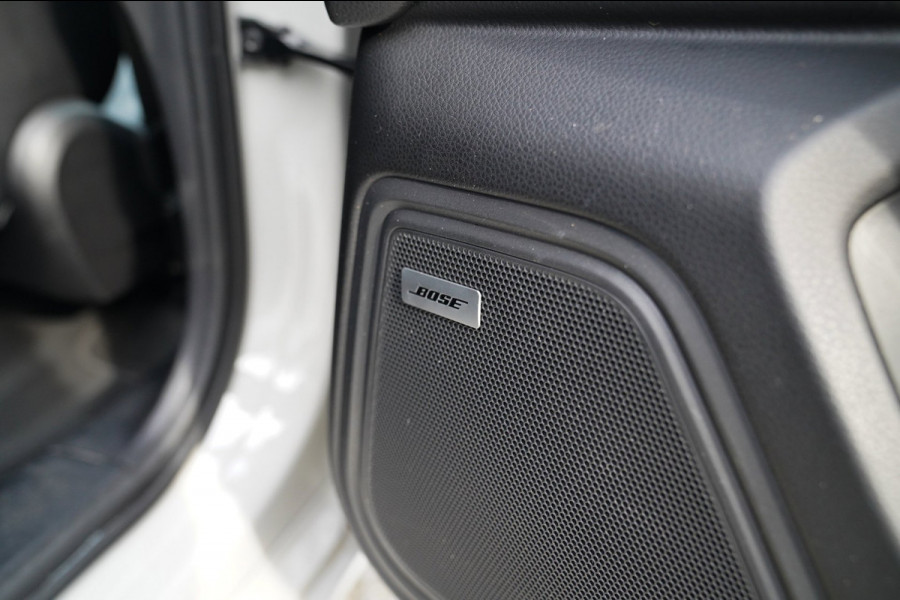 Porsche Macan 2.0 S | Panorama | Bose Sound System | incl BTW | Memory stoelen | 100% Dealer onderhouden | Trekhaak | Krijt Grijs
