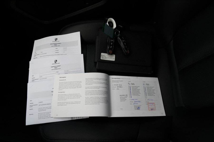 Porsche Macan 2.0 S | Panorama | Bose Sound System | incl BTW | Memory stoelen | 100% Dealer onderhouden | Trekhaak | Krijt Grijs