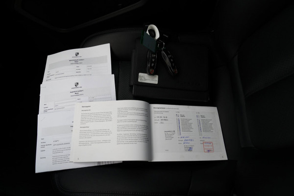 Porsche Macan 2.0 S | Panorama | Bose Sound System | incl BTW | Memory stoelen | 100% Dealer onderhouden | Trekhaak | Krijt Grijs