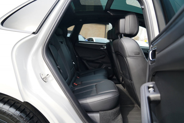 Porsche Macan 2.0 S | Panorama | Bose Sound System | incl BTW | Memory stoelen | 100% Dealer onderhouden | Trekhaak | Krijt Grijs