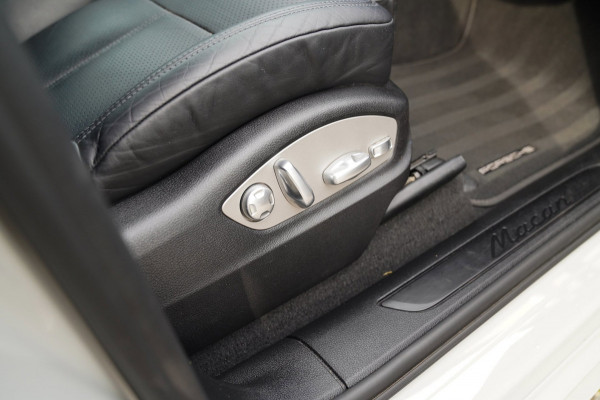 Porsche Macan 2.0 S | Panorama | Bose Sound System | incl BTW | Memory stoelen | 100% Dealer onderhouden | Trekhaak | Krijt Grijs