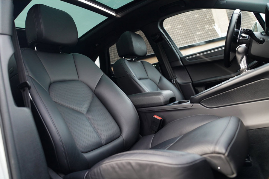 Porsche Macan 2.0 S | Panorama | Bose Sound System | incl BTW | Memory stoelen | 100% Dealer onderhouden | Trekhaak | Krijt Grijs