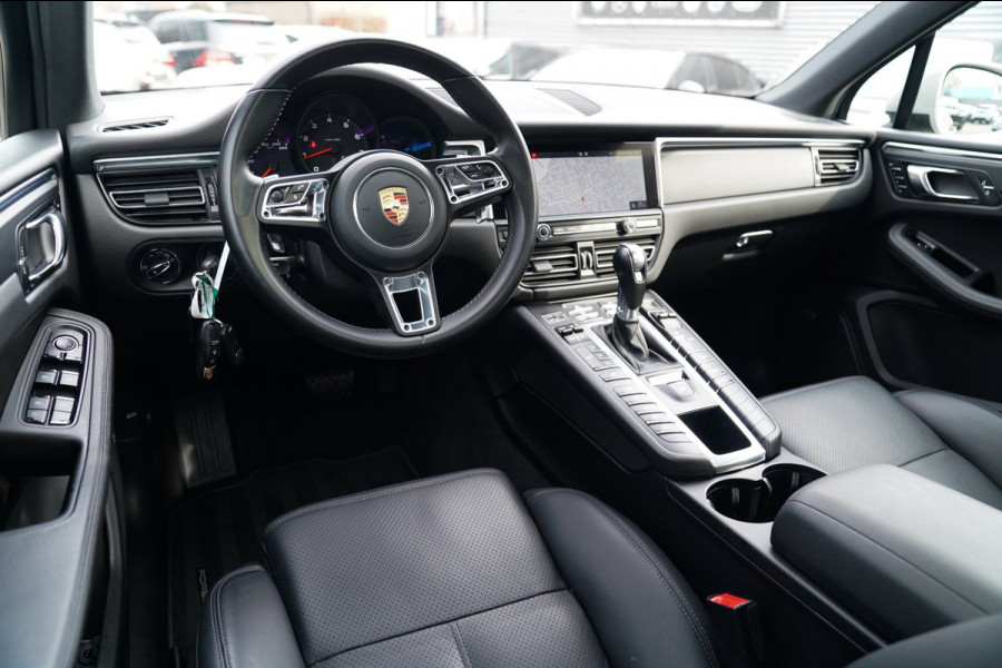 Porsche Macan 2.0 S | Panorama | Bose Sound System | incl BTW | Memory stoelen | 100% Dealer onderhouden | Trekhaak | Krijt Grijs