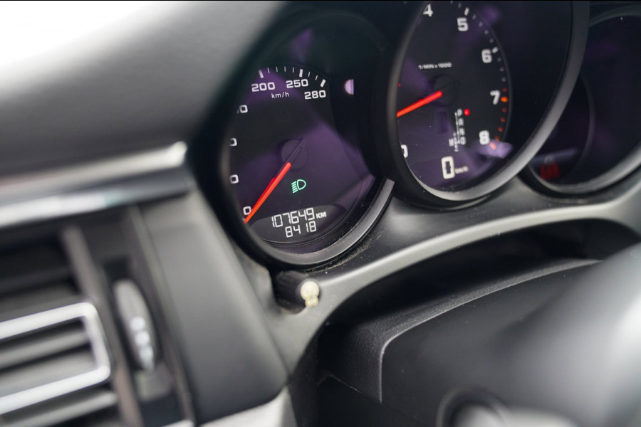 Porsche Macan 2.0 S | Panorama | Bose Sound System | incl BTW | Memory stoelen | 100% Dealer onderhouden | Trekhaak | Krijt Grijs