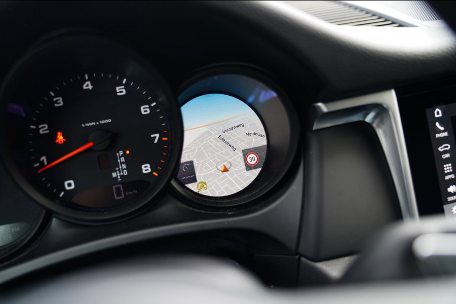 Porsche Macan 2.0 S | Panorama | Bose Sound System | incl BTW | Memory stoelen | 100% Dealer onderhouden | Trekhaak | Krijt Grijs