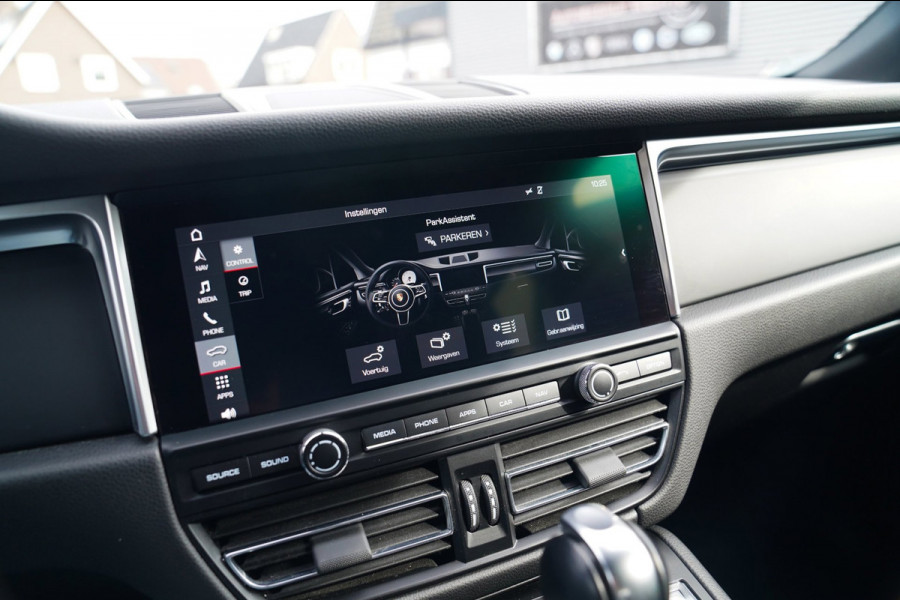 Porsche Macan 2.0 S | Panorama | Bose Sound System | incl BTW | Memory stoelen | 100% Dealer onderhouden | Trekhaak | Krijt Grijs