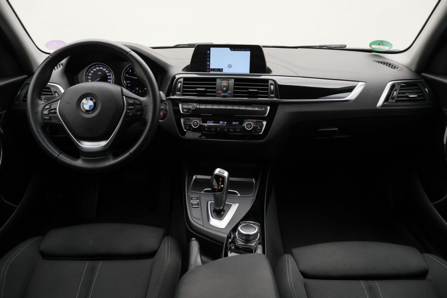 BMW 1-serie 118i Corporate Lease Executive Automaat Navigatie, LED, Climate, Cruise, Trekhaak
