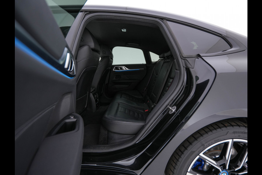 BMW i4 eDrive40 High Executive 84 kWh M-Sportpack [ 3-Fase-11kW ] {SOH-93%} (INCL.BTW)  Aut *LEATHER | HEAD UP | FULL-LED | HIFI-SOUND | CRUISE | WIDESCREEN-COCKPIT | DAB+ | CAMERA | AMBIENTLIGHT | CARPLAY | HEATED-SPORTSEATS | PRIVACY-GLASS | 19''ALU*