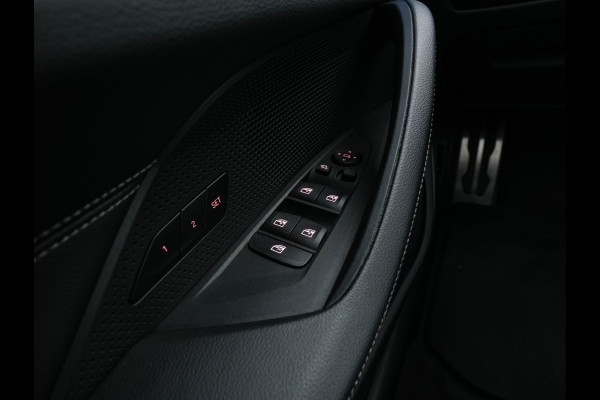 BMW i4 eDrive40 High Executive 84 kWh M-Sportpack [ 3-Fase-11kW ] {SOH-93%} (INCL.BTW)  Aut *LEATHER | HEAD UP | FULL-LED | HIFI-SOUND | CRUISE | WIDESCREEN-COCKPIT | DAB+ | CAMERA | AMBIENTLIGHT | CARPLAY | HEATED-SPORTSEATS | PRIVACY-GLASS | 19''ALU*