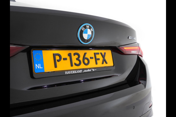 BMW i4 eDrive40 High Executive 84 kWh M-Sportpack [ 3-Fase-11kW ] {SOH-93%} (INCL.BTW)  Aut *LEATHER | HEAD UP | FULL-LED | HIFI-SOUND | CRUISE | WIDESCREEN-COCKPIT | DAB+ | CAMERA | AMBIENTLIGHT | CARPLAY | HEATED-SPORTSEATS | PRIVACY-GLASS | 19''ALU*