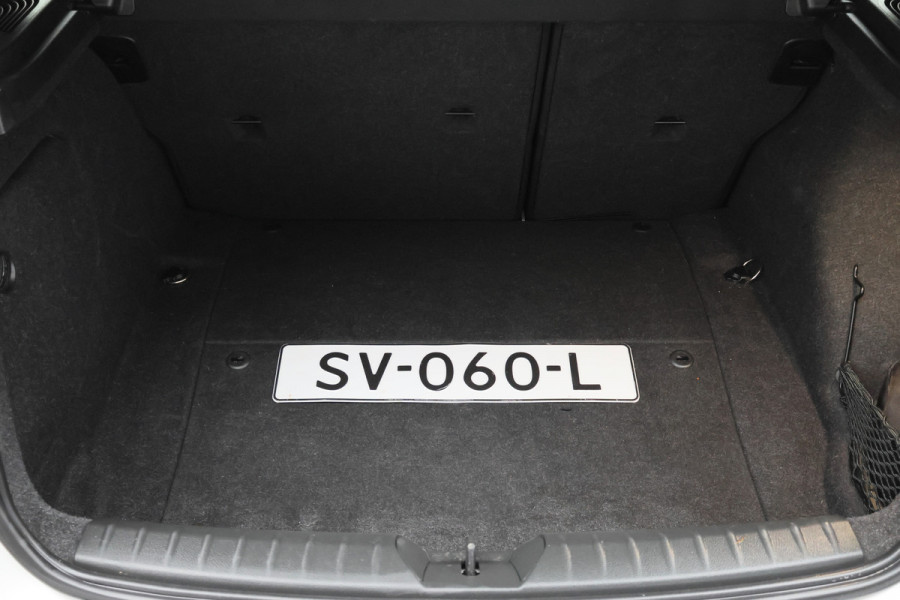 BMW 1-serie 118i Corporate Lease Executive Automaat Navigatie, LED, Climate, Cruise, Trekhaak