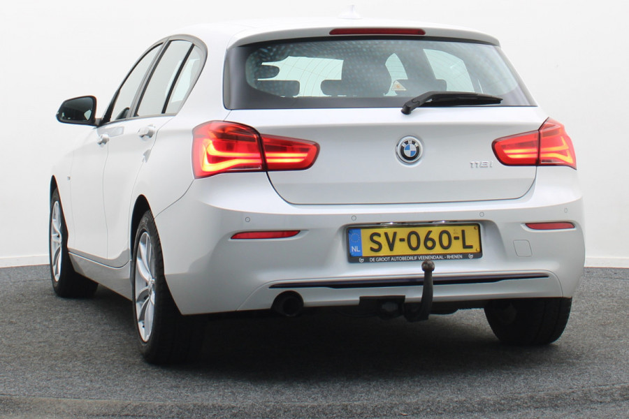 BMW 1-serie 118i Corporate Lease Executive Automaat Navigatie, LED, Climate, Cruise, Trekhaak