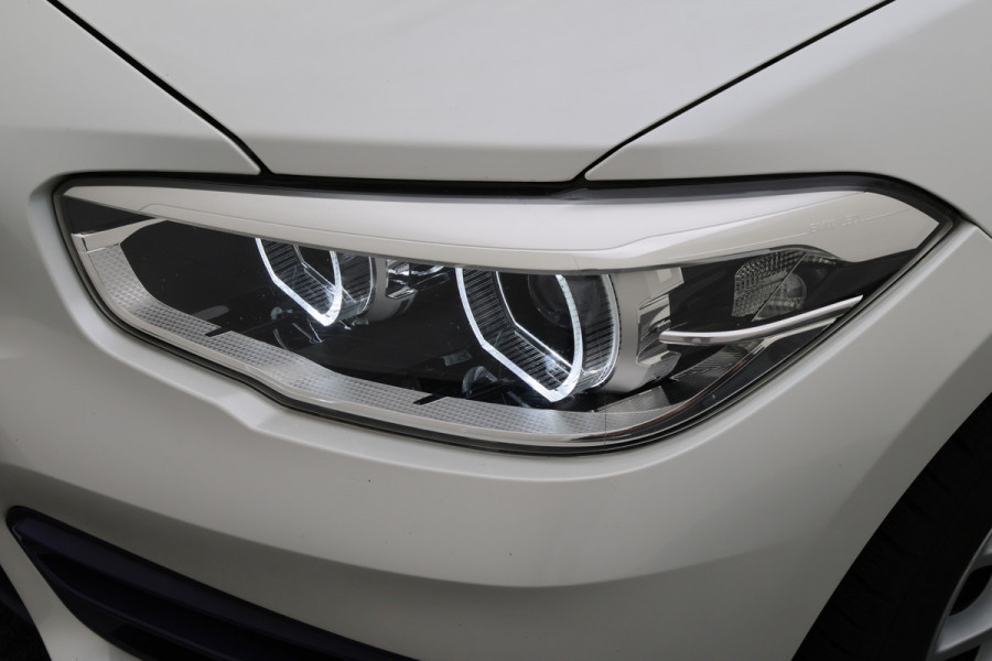 BMW 1-serie 118i Corporate Lease Executive Automaat Navigatie, LED, Climate, Cruise, Trekhaak