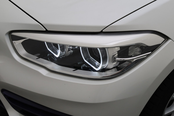 BMW 1-serie 118i Corporate Lease Executive Automaat Navigatie, LED, Climate, Cruise, Trekhaak