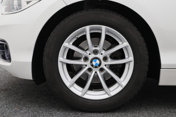 BMW 1-serie 118i Corporate Lease Executive Automaat Navigatie, LED, Climate, Cruise, Trekhaak