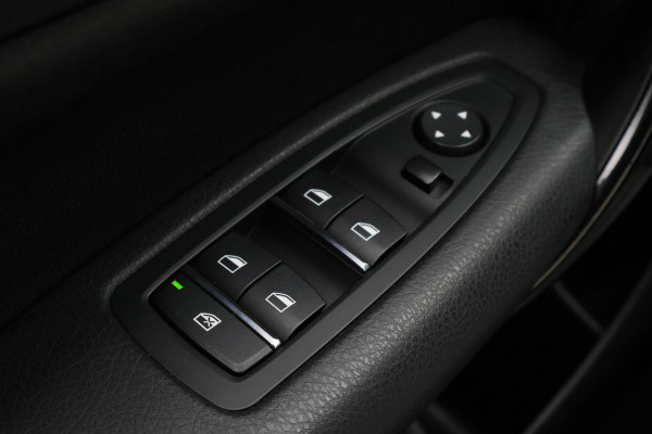 BMW 1-serie 118i Corporate Lease Executive Automaat Navigatie, LED, Climate, Cruise, Trekhaak