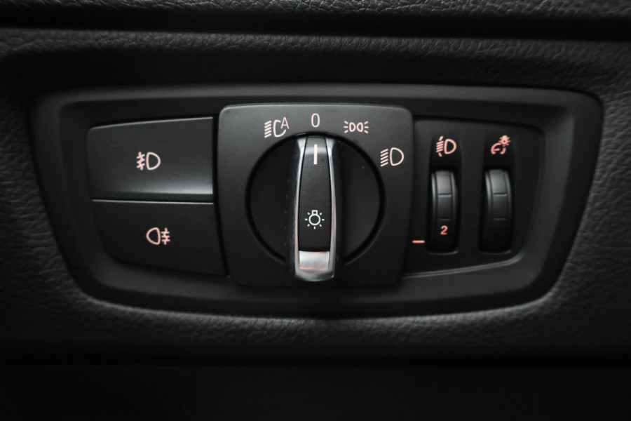 BMW 1-serie 118i Corporate Lease Executive Automaat Navigatie, LED, Climate, Cruise, Trekhaak