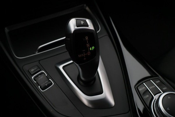 BMW 1-serie 118i Corporate Lease Executive Automaat Navigatie, LED, Climate, Cruise, Trekhaak