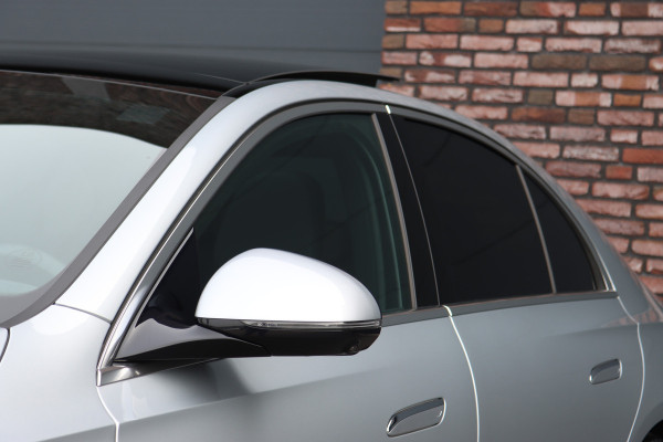 Mercedes-Benz E-Klasse 220 d AMG Line | Hyperscreen | Distronic | Memory | Burmester | HUD | 3D-Display | Panoramadak | Surround Camera | Keyless Go | Digital Light |