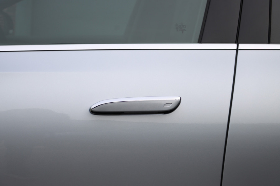 Mercedes-Benz E-Klasse 220 d AMG Line | Hyperscreen | Distronic | Memory | Burmester | HUD | 3D-Display | Panoramadak | Surround Camera | Keyless Go | Digital Light |