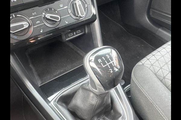 Volkswagen T-Cross 1.0 TSI 110PK LIFE CARPLAY/PDC/NAVIGATIE