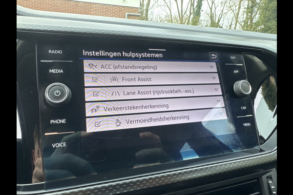 Volkswagen T-Cross 1.0 TSI 110PK LIFE CARPLAY/PDC/NAVIGATIE