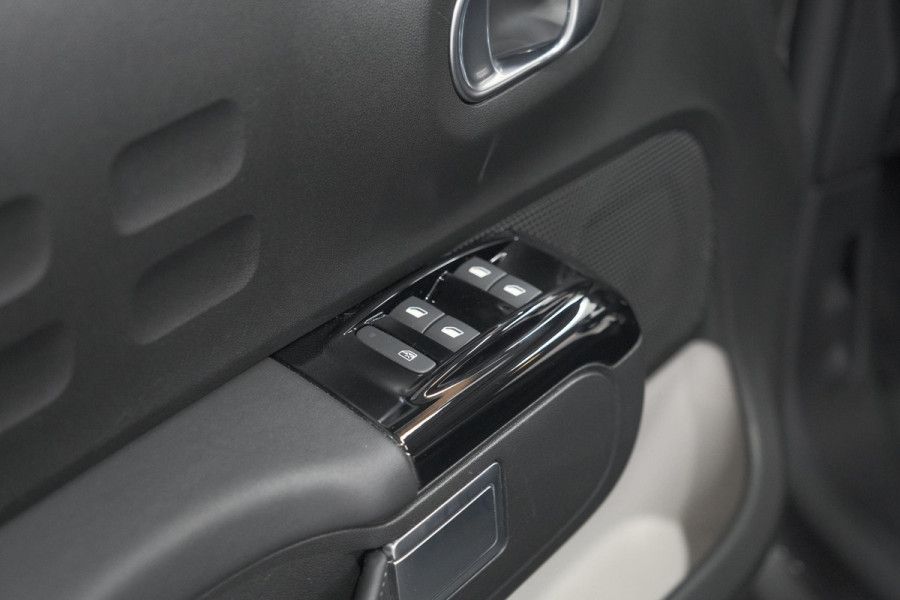 Citroën C3 PureTech 82 Feel Edition | Apple Carplay | Parkeersensoren | Navigatie | Climate Control | 16 Inch Velgen