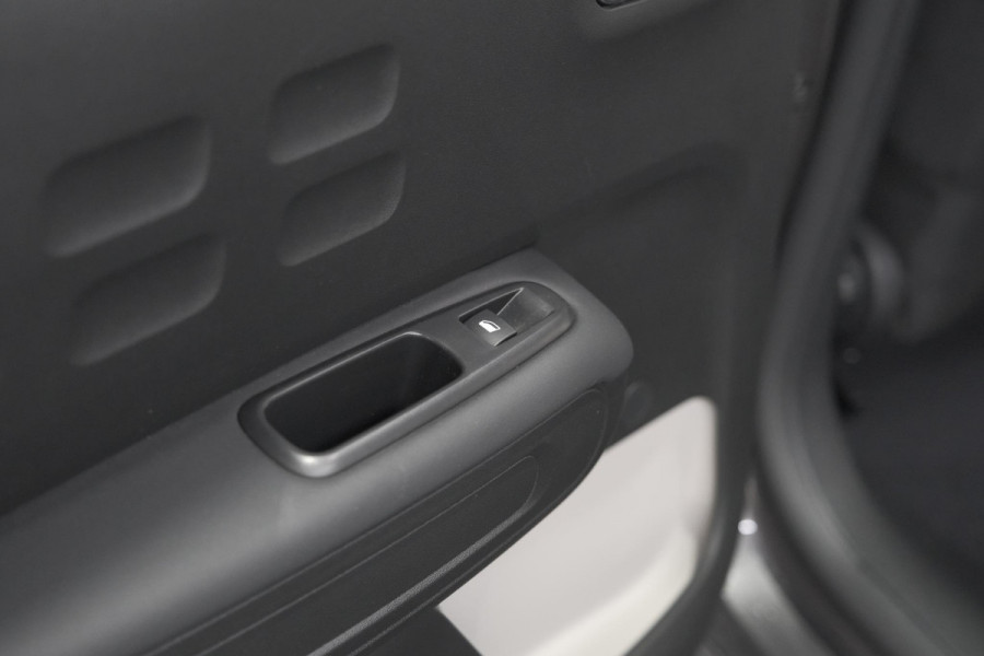 Citroën C3 PureTech 82 Feel Edition | Apple Carplay | Parkeersensoren | Navigatie | Climate Control | 16 Inch Velgen