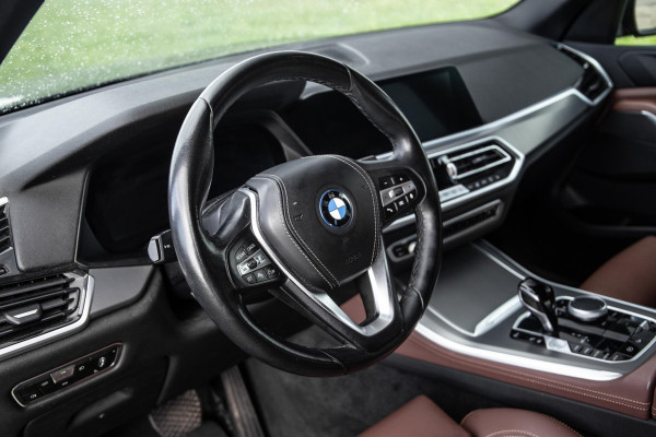 BMW X5 xDrive45e CARPLAY  / CAMERA / DEALER ONDERHOUDEN / BRUIN LEER / STOELVERWARMING