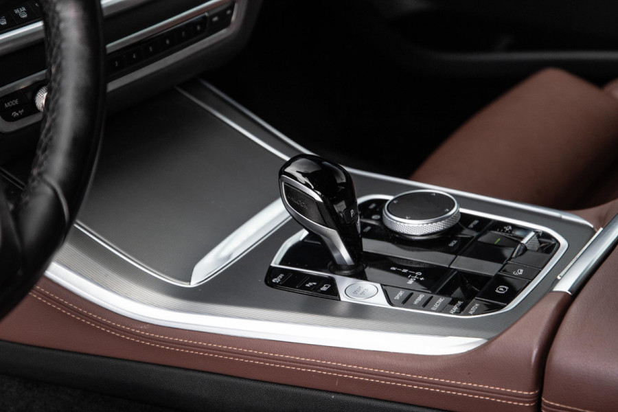 BMW X5 xDrive45e CARPLAY  / CAMERA / DEALER ONDERHOUDEN / BRUIN LEER / STOELVERWARMING